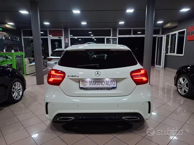 Usata Mercedes A180 Premium 109 CV (80 kW) 2017 Bianco Berlina