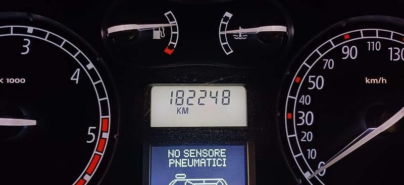 Usata Renault Laguna II Dynamique 150 CV (110 kW) 2006 Nero Station wagon