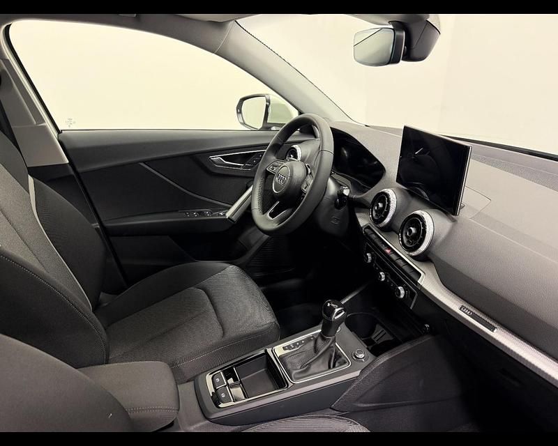 Nuova Audi Q2 S-Line 150 CV (110 kW) 2025 Argento rugiada metallizzato SUV