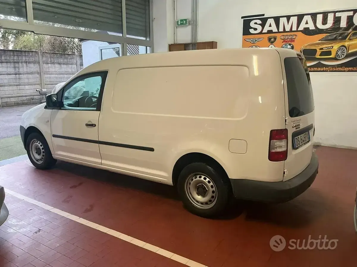 Usata VW Caddy Life 102 CV (75 kW) 2008 Bianco Monovolume