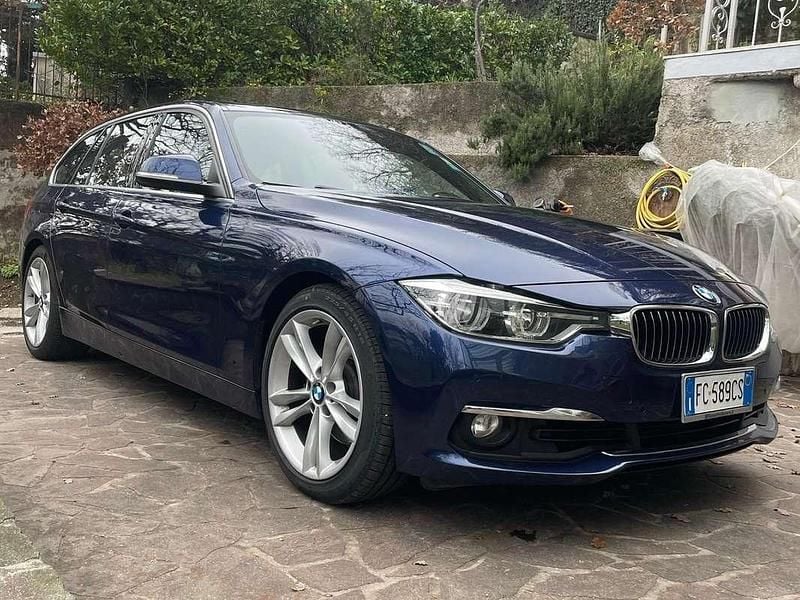Blu/azzurro Usata 2015 BMW 325 Advantage Station wagon | 13.000 € - Immagine 1/4