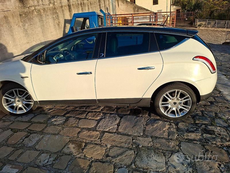 Usata Lancia Delta 2010 Bianco Utilitaria