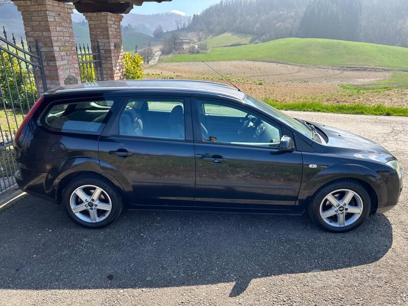 Usato 2006 Ford Focus 1.6 Diesel 90 CV (1.270 €)