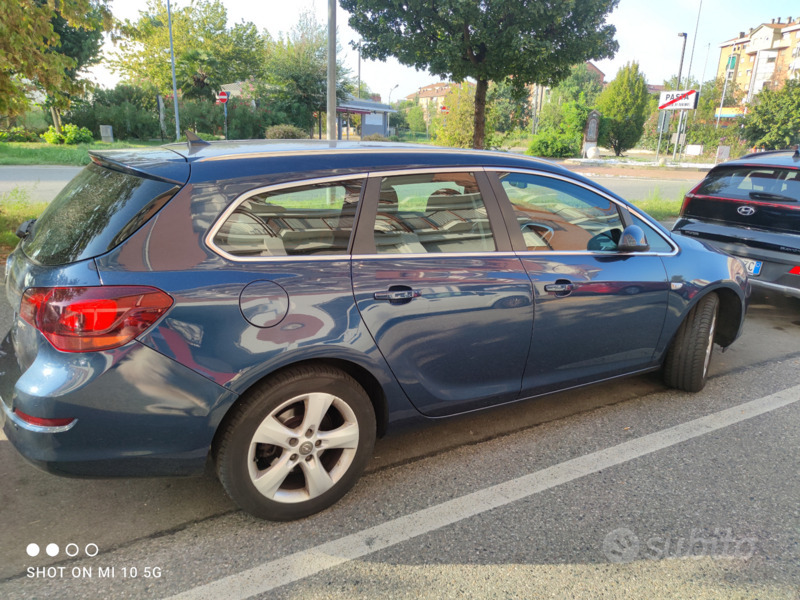 Usato 2011 Opel Astra 2.0 Diesel 160 CV (4.500 €)