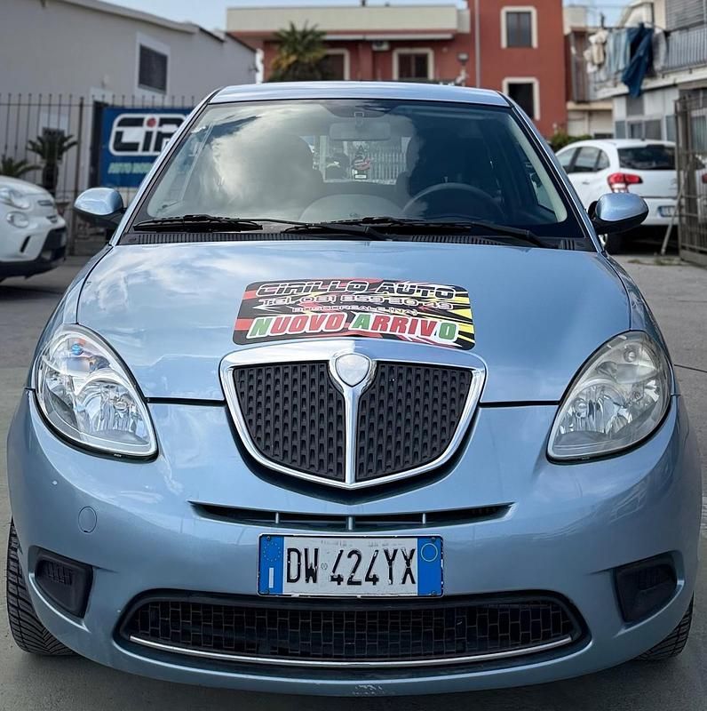 Usata Lancia Ypsilon 75 CV (55 kW) 2007 Blu Utilitaria