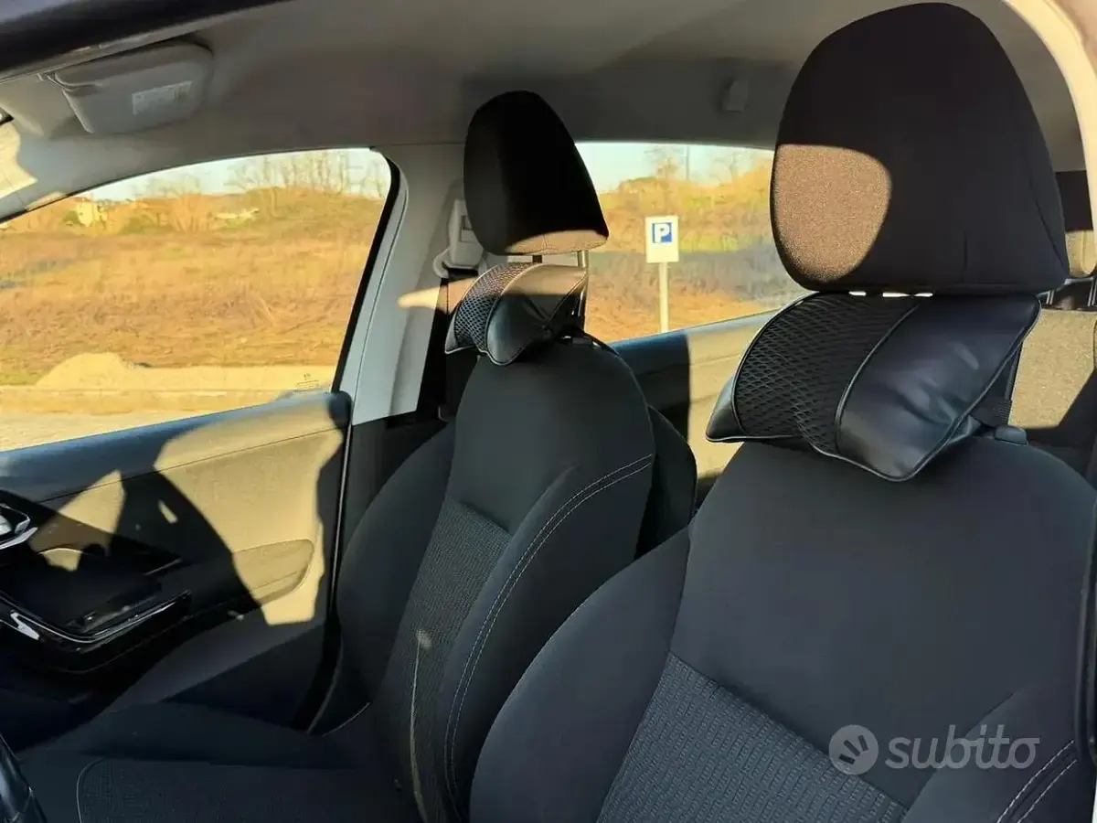 Usata Peugeot 208 Allure 75 CV (55 kW) 2018 Bianco Utilitaria