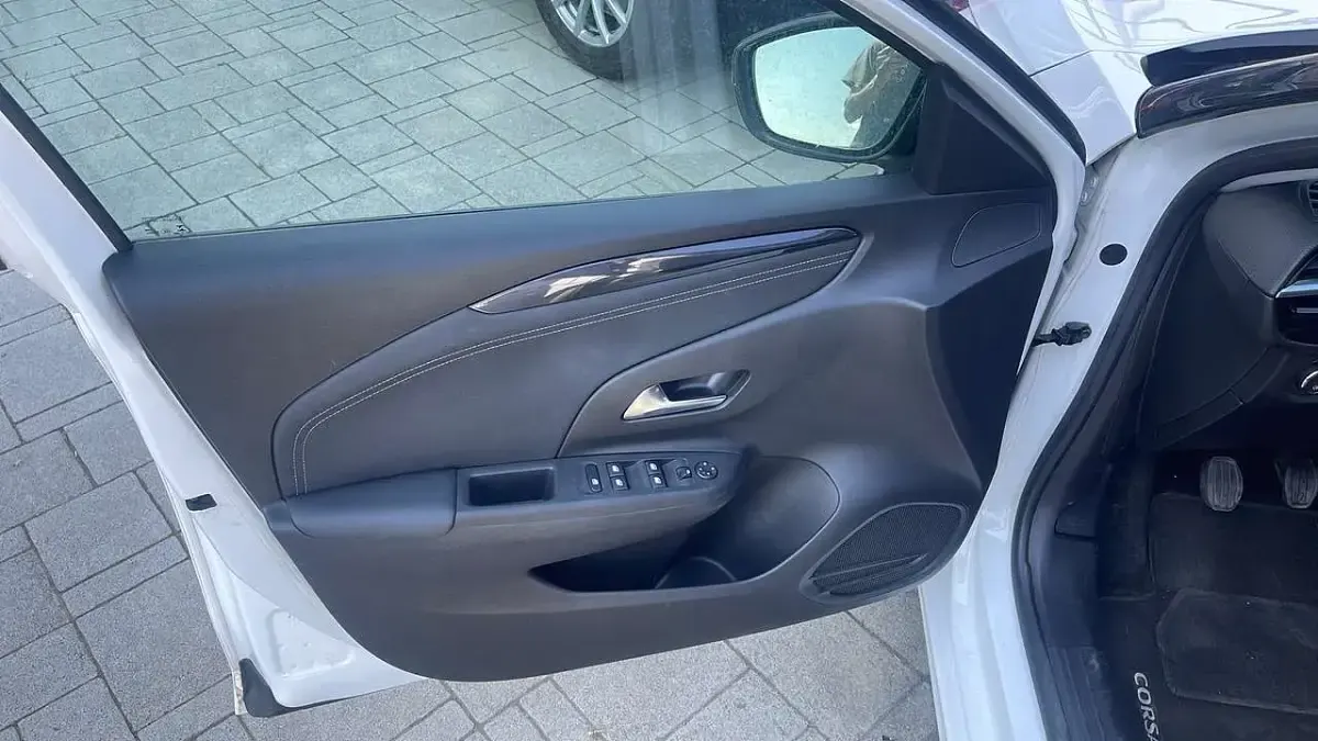 Usata Opel Corsa Elegance 101 CV (74 kW) 2020 Other Utilitaria