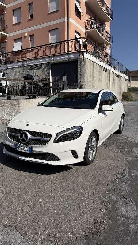 Usata Mercedes A180 109 CV (80 kW) 2018 Berlina