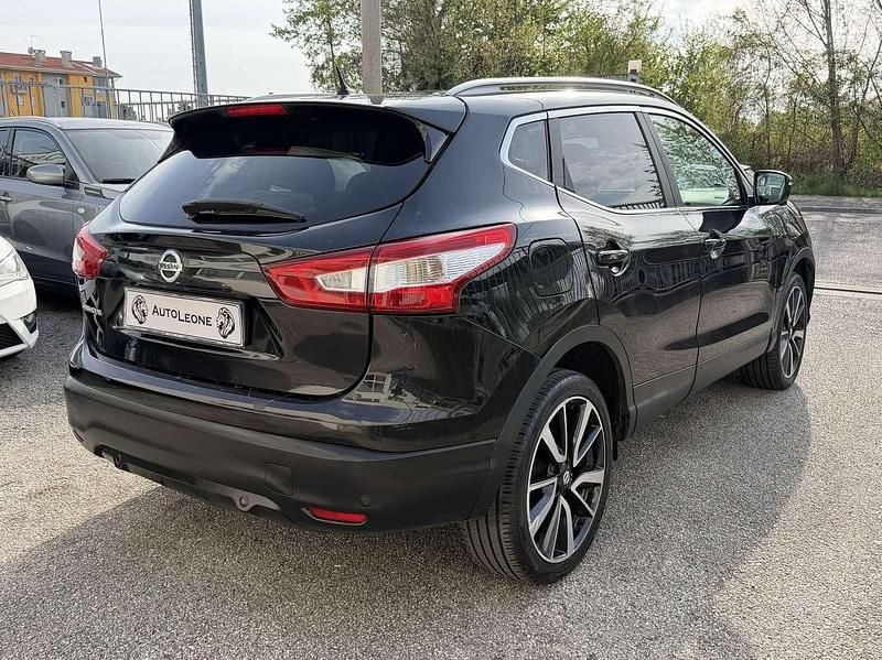 Usata Nissan Qashqai N-Connecta 131 CV (96 kW) 2016 Nero SUV
