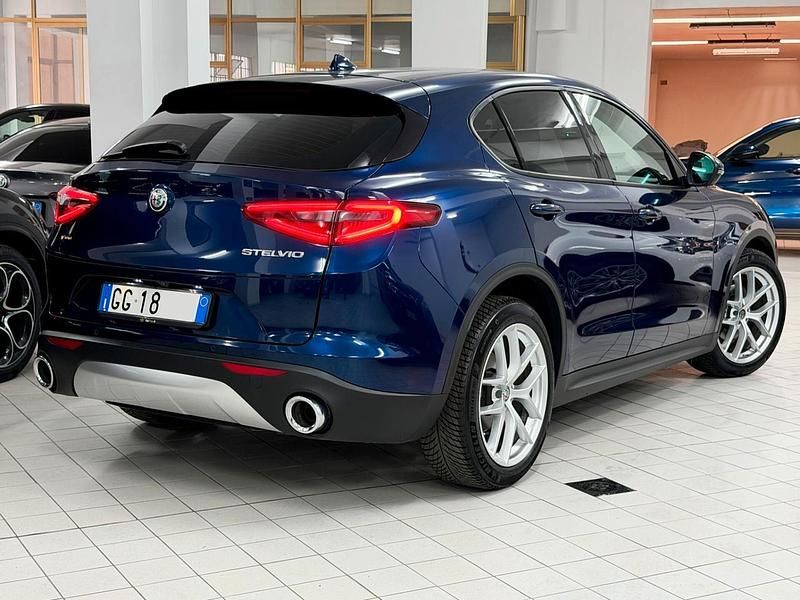 Usata Alfa Romeo Stelvio Executive 190 CV (139 kW) 2021 Blu SUV