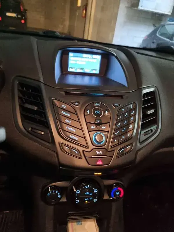 Usata Ford Fiesta 95 CV (69 kW) 2017 Grigio Utilitaria