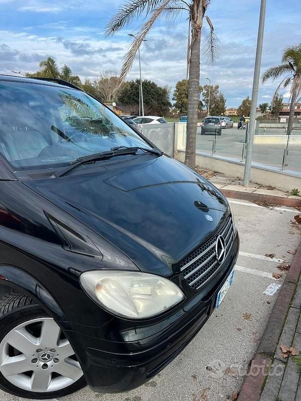 Nero Usata 2008 Mercedes Viano Monovolume | 11.250 € (Super prezzo) - Immagine 1/4