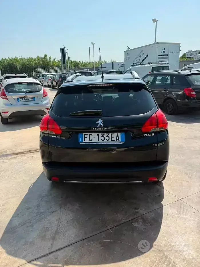 Usata Peugeot 2008 Allure 99 CV (72 kW) 2016 Nero SUV