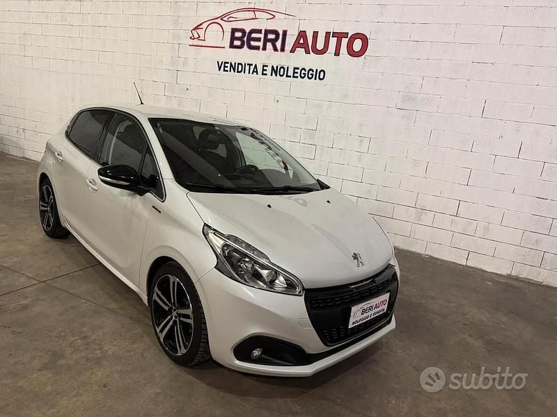 Bianco Usata 2019 Peugeot 208 GT-line Due volumi | 9700 € (Ottimo prezzo) - Immagine 1/4