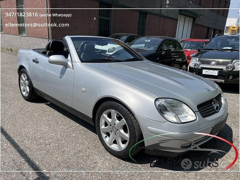 Usata Mercedes SLK200 136 CV (100 kW) 1999 Argento Cabrio