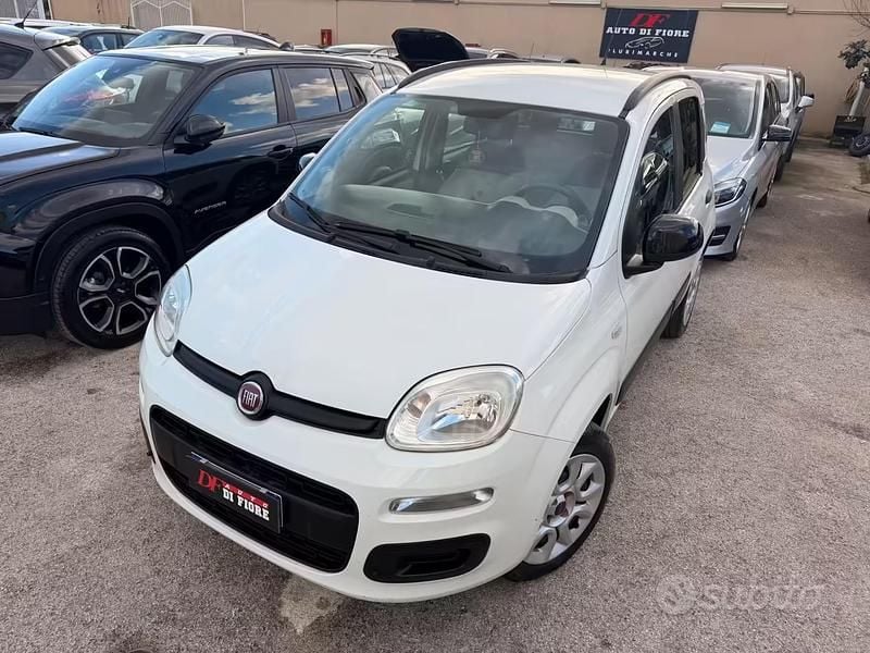 Usata Fiat Panda Lounge 80 CV (58 kW) 2014 Bianco Utilitaria