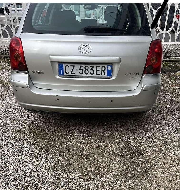 Usata Toyota Avensis Verso 116 CV (85 kW) 2005 Monovolume