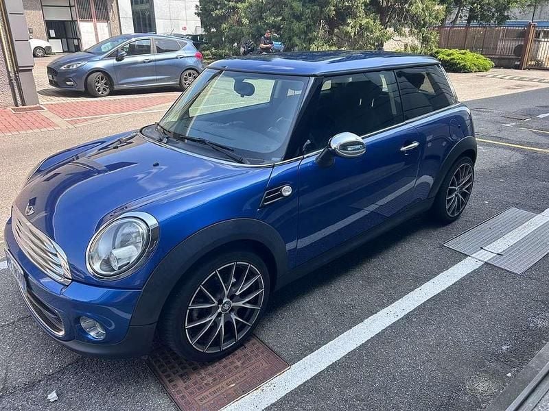 Usata Mini ONE 98 CV (72 kW) 2012 Blu/azzurro Utilitaria