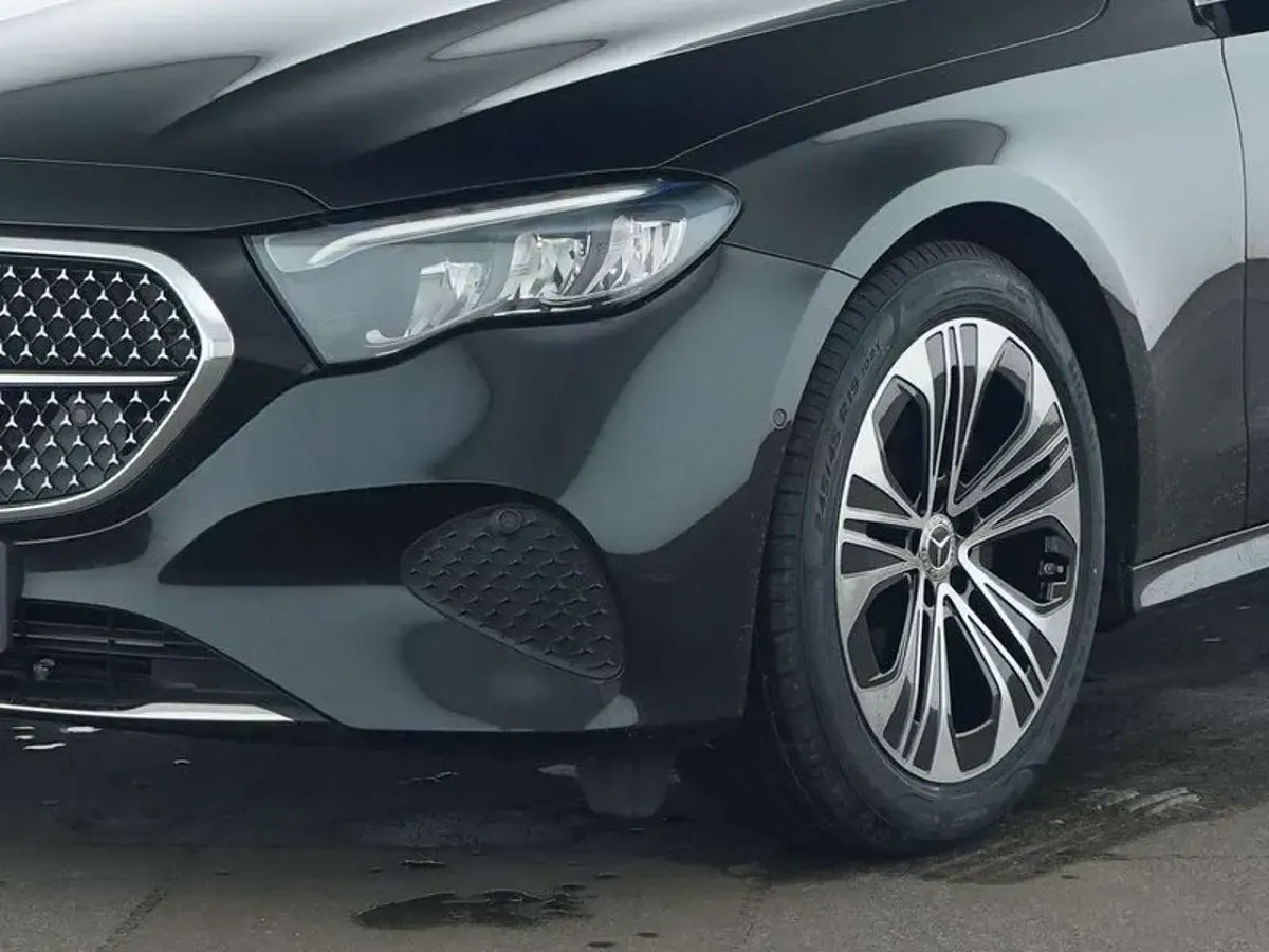 Usata Mercedes E220 Advanced 197 CV (144 kW) 2025 Nero ossidiana Berlina