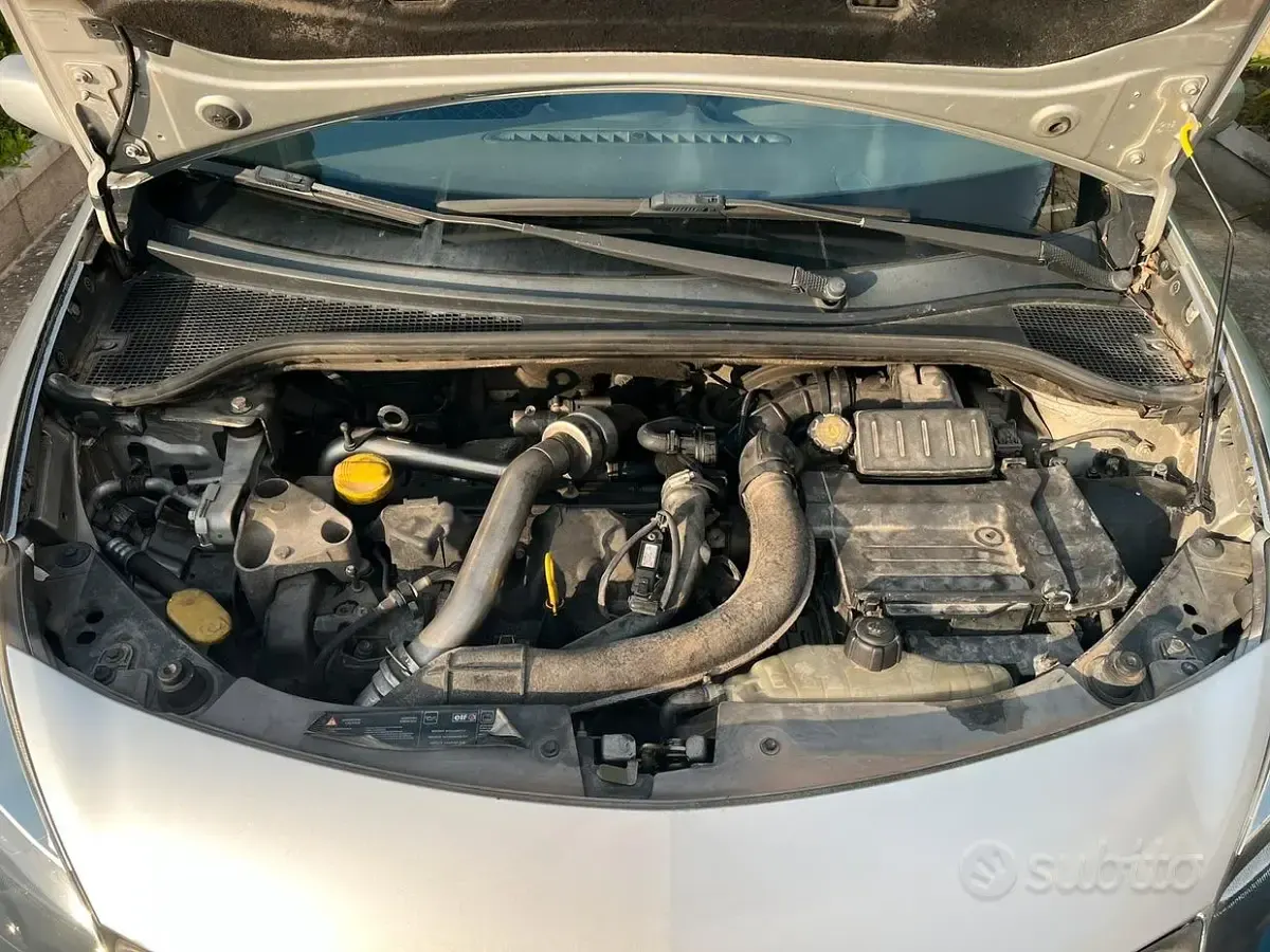 Usata Renault Clio II 85 CV (62 kW) 2006 Grigio Berlina