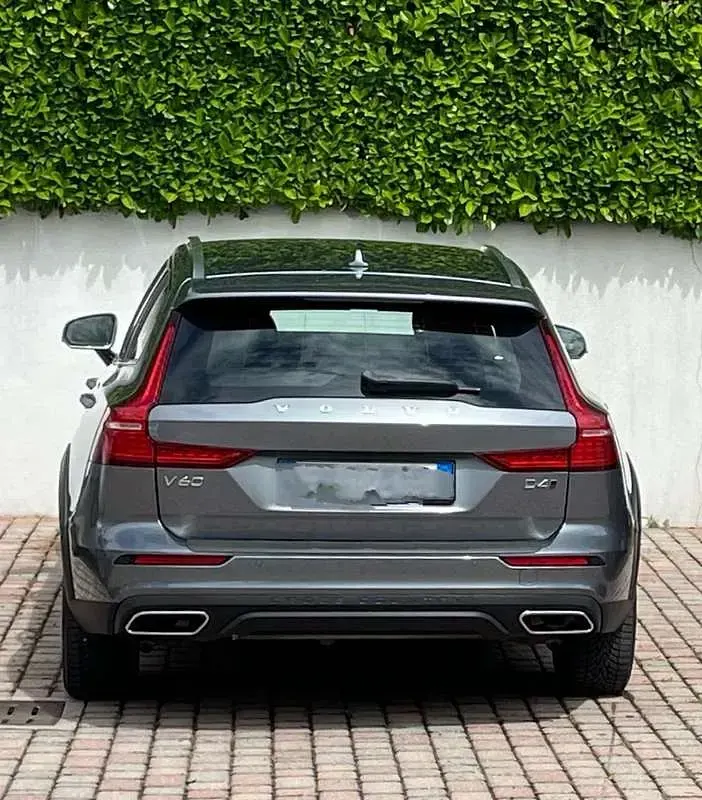 Usata Volvo V60 CC Pro 190 CV (139 kW) 2020 Station wagon