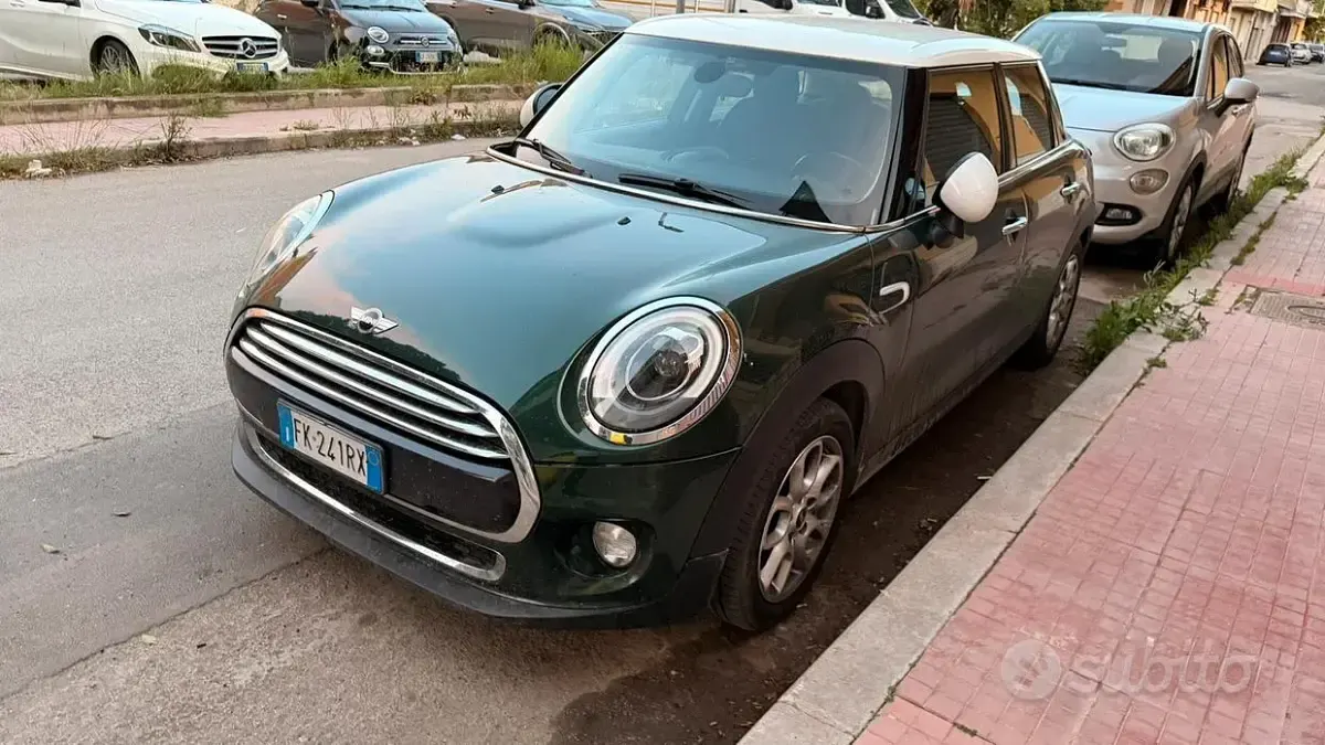 Usata Mini Cooper D 116 CV (85 kW) 2017 Verde Utilitaria