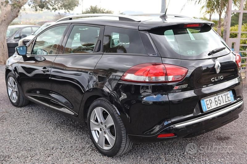 Usata Renault Clio GrandTour 90 CV (66 kW) 2013 Nero Station wagon