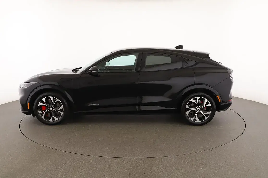 Usata Ford Mustang Mach-E 197 kW (269 CV) 2022 Nero SUV