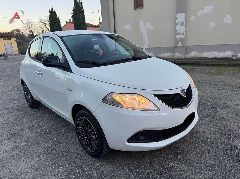 Usata Lancia Ypsilon S 69 CV (50 kW) 2023 Bianco Utilitaria