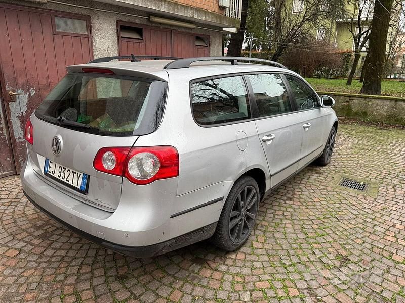 Usata VW Passat 140 CV (102 kW) 2008 Grigio Station wagon