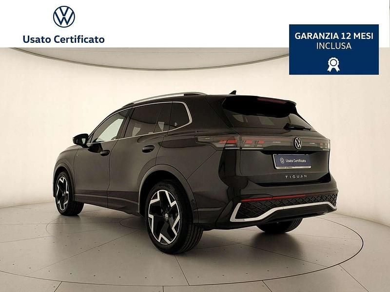 Usata VW Tiguan R-line 150 CV (110 kW) 2024 Nero SUV