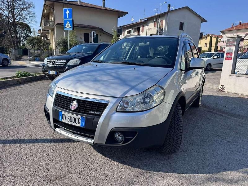 Usata Fiat Sedici 120 CV (88 kW) 2008 Grigio SUV