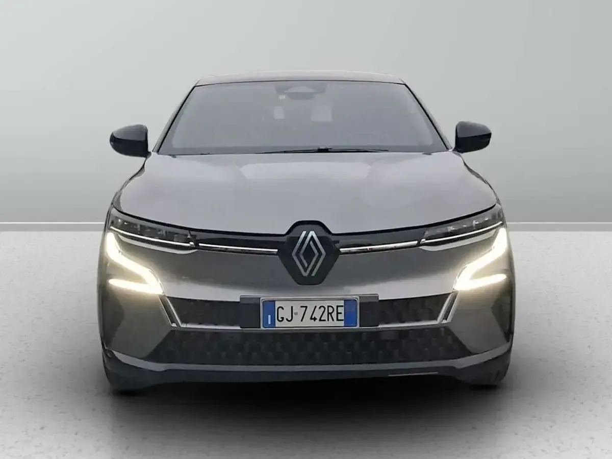 Usata Renault Megane E-Tech Techno 160 kW (218 CV) 2022 Grigio scuro Berlina