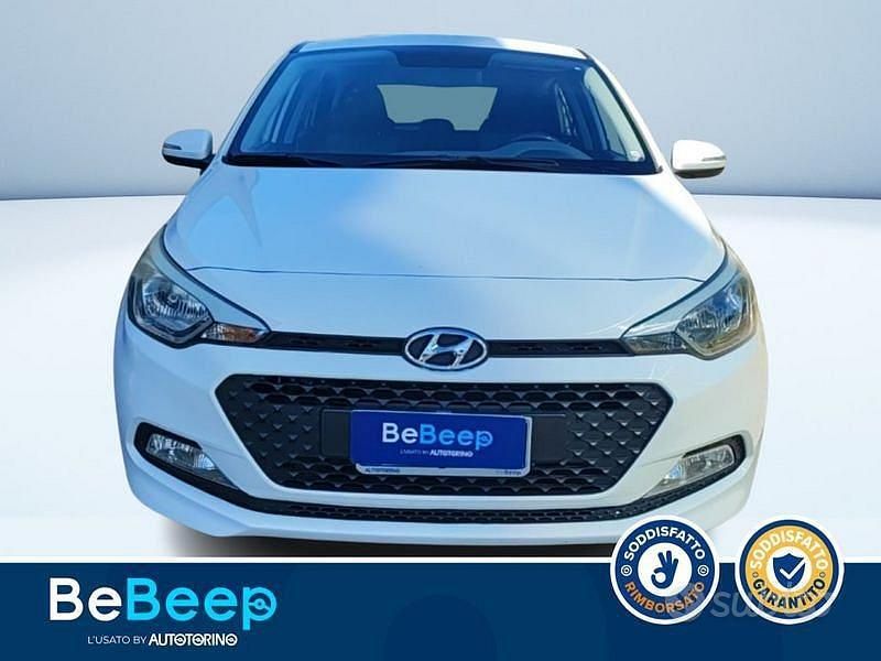 Usata Hyundai i20 GO! 75 CV (55 kW) 2017 Bianco pastello Berlina
