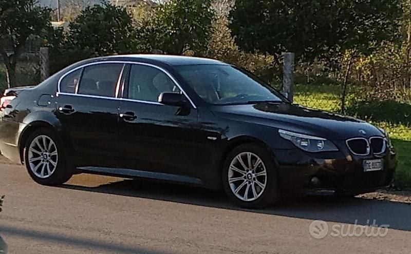 Nero Usata 2007 BMW 530 Tre volumi | 4000 € (Super prezzo) - Immagine 1/4