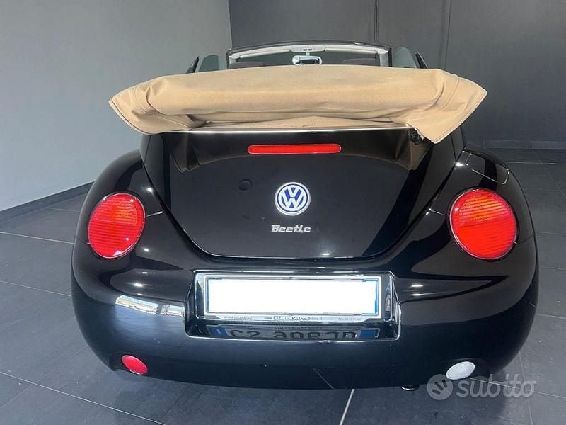 Usata VW New Beetle Cabriolet 101 CV (74 kW) 2005 Nero Cabrio
