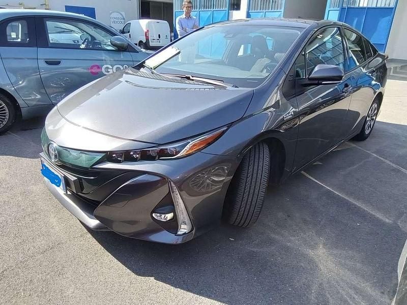 Usata Toyota Prius 98 CV (72 kW) 2019 Grigio Berlina