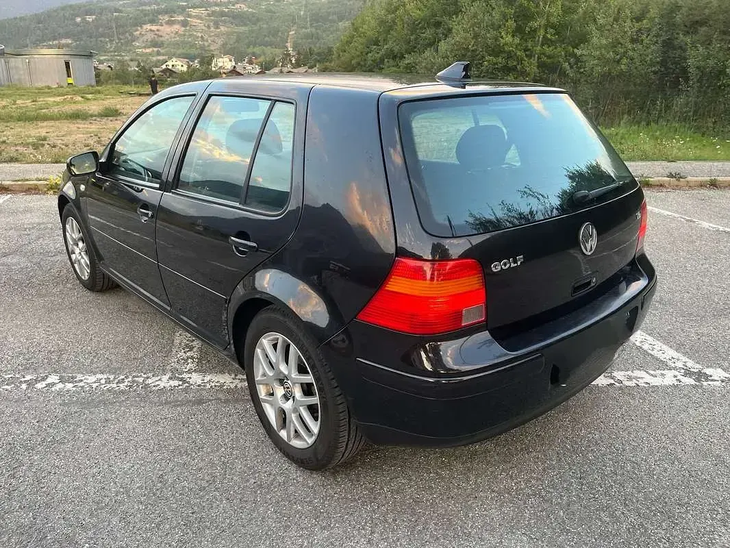 Usata VW Golf IV Highline 105 CV (77 kW) 2003 Nero Berlina