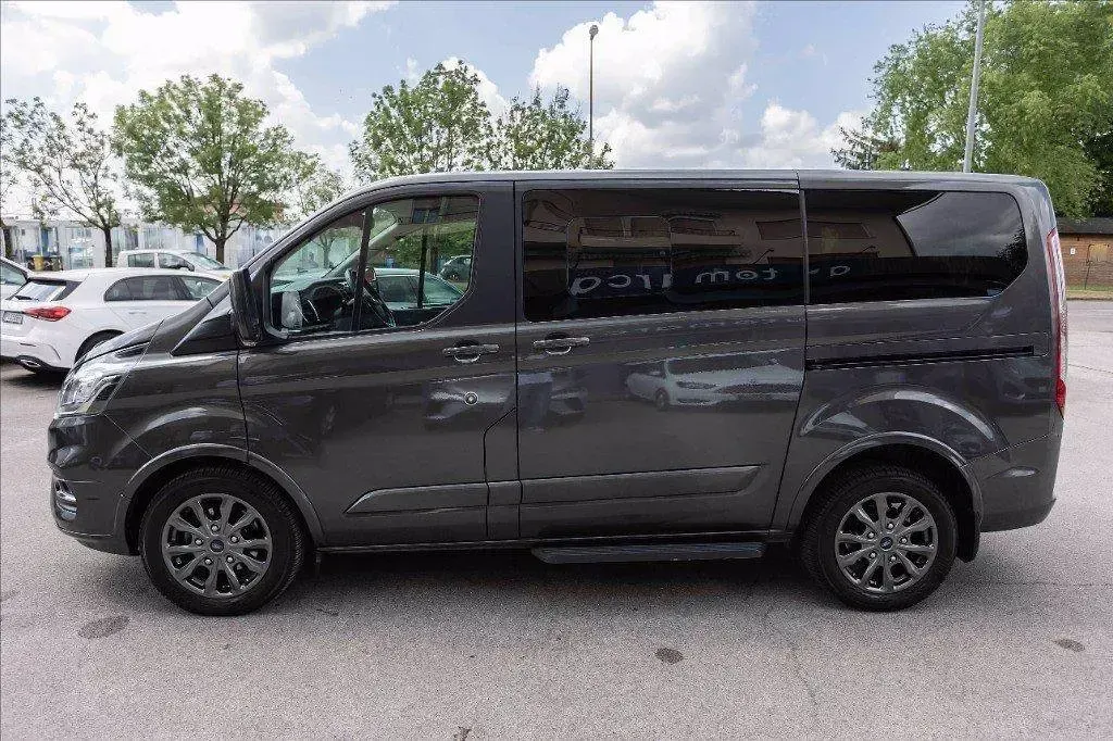 Usata Ford Tourneo Custom Titanium 130 CV (95 kW) 2022 Furgone