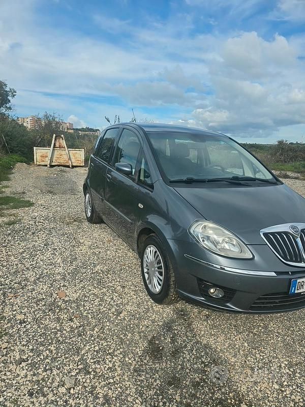 Usata Lancia Musa 2006 Grigio Monovolume
