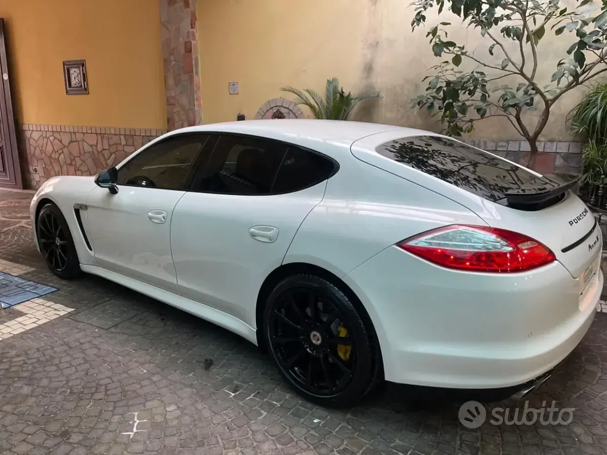 Usata Porsche Panamera 400 CV (294 kW) 2010 Bianco Utilitaria