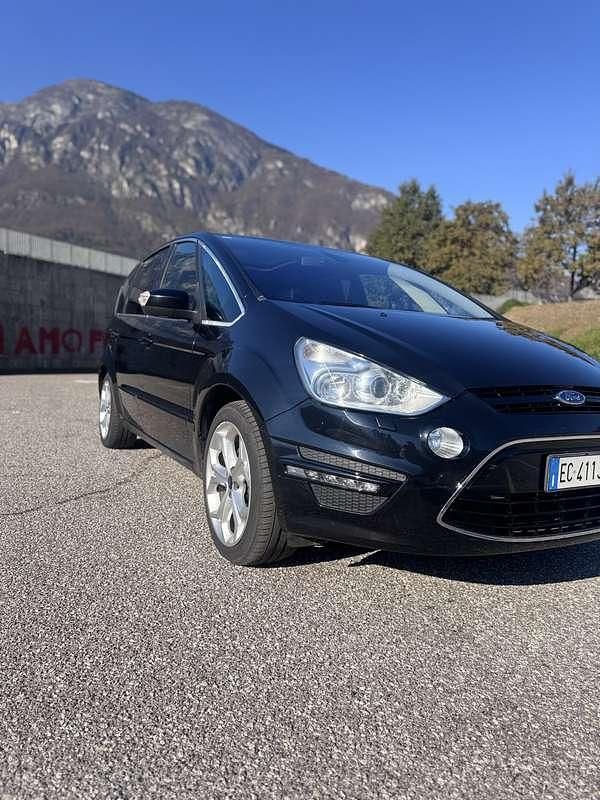 Usata Ford S-MAX Titanium 163 CV (119 kW) 2010 Nero Monovolume