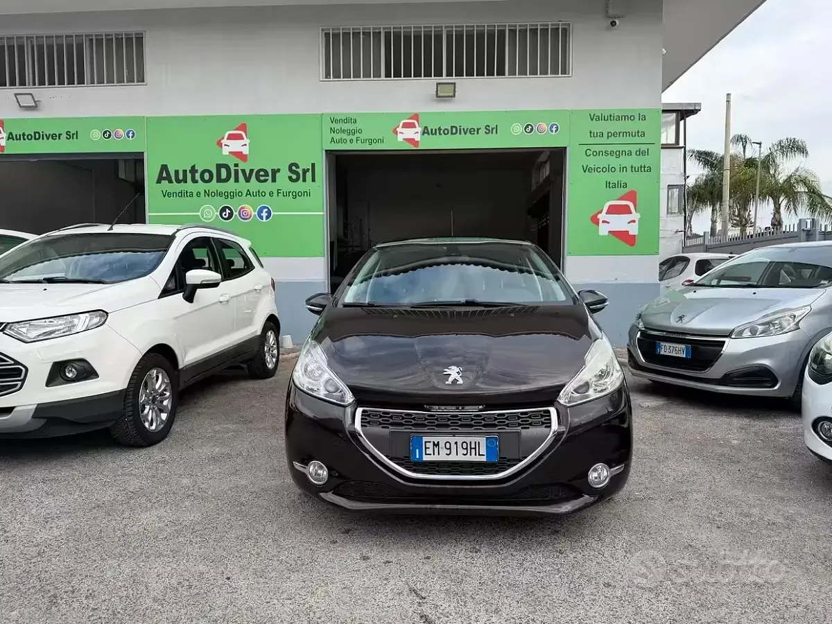 Usata Peugeot 208 Allure 95 CV (69 kW) 2012 Marrone Utilitaria