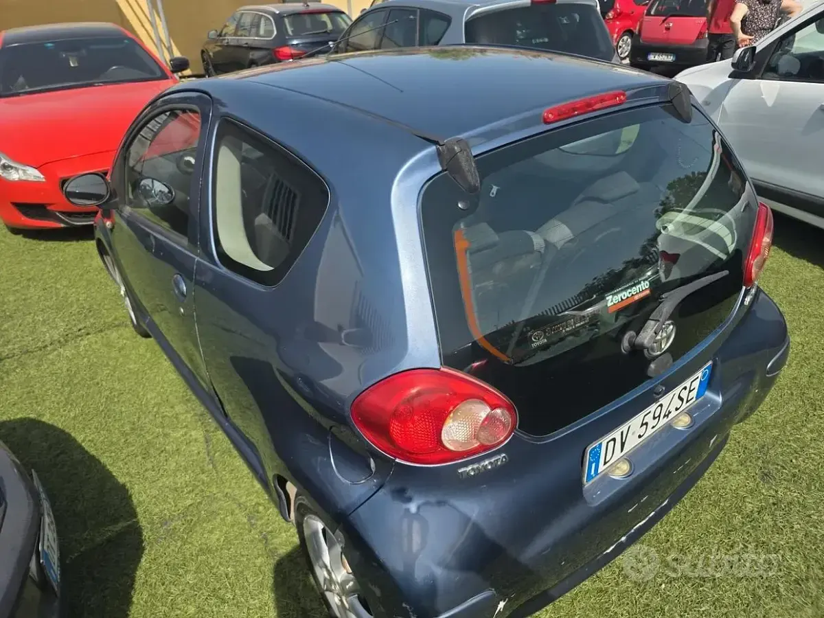 Usata Toyota Aygo 68 CV (50 kW) 2009 Bluazzurro Utilitaria