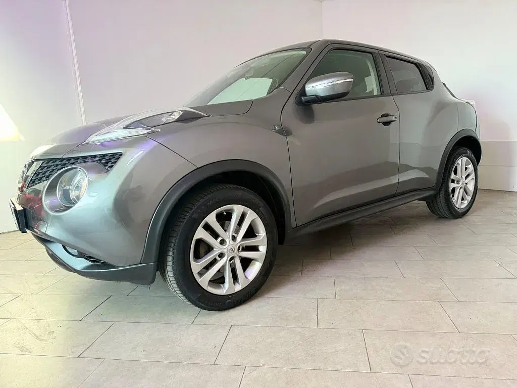 Usata Nissan Juke Acenta 117 CV (86 kW) 2015 Grigio SUV