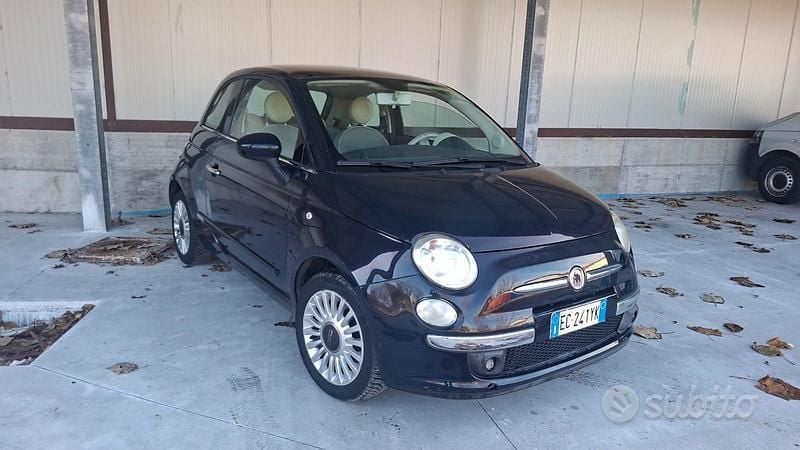 Usata 2011 Fiat 500 Tre volumi | 5500 € (Super prezzo) - Immagine 1/4