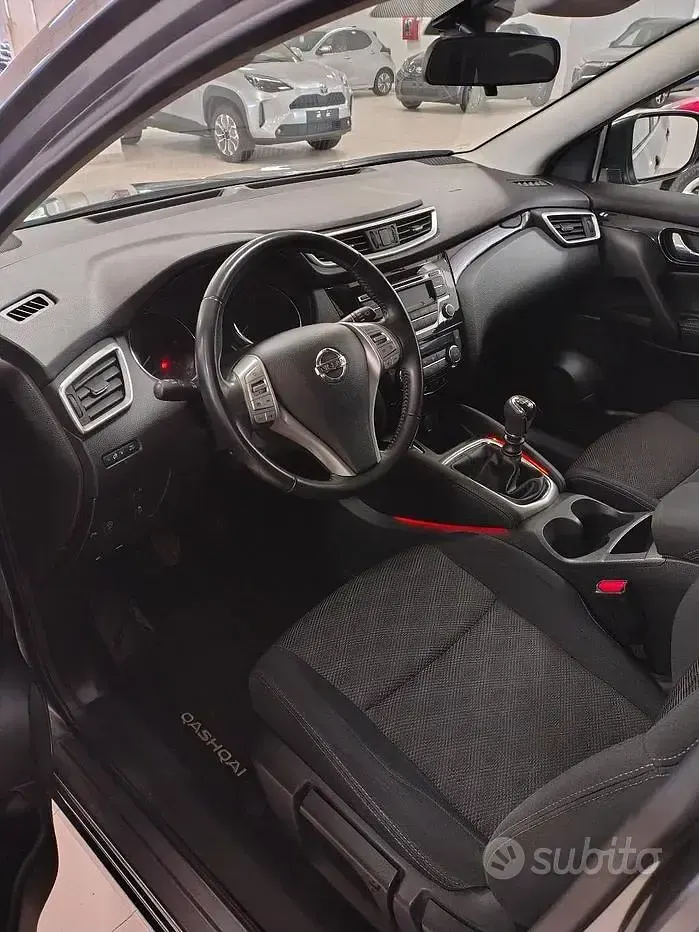 Usata Nissan Qashqai 110 CV (80 kW) 2016 Grigio SUV