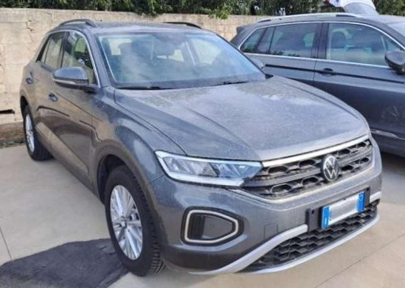 Usata VW T-Roc Life 110 CV (80 kW) 2023 Indium grey SUV