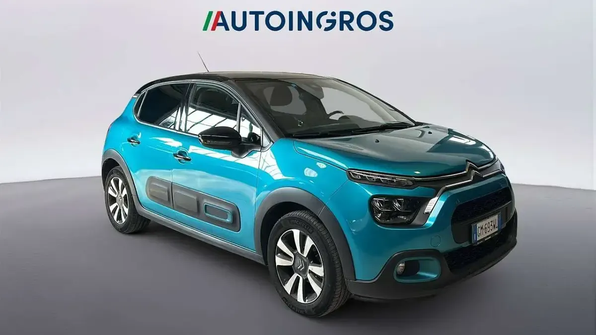 Usata Citroën C3 Shine 102 CV (75 kW) 2023 Cobalt blue Utilitaria