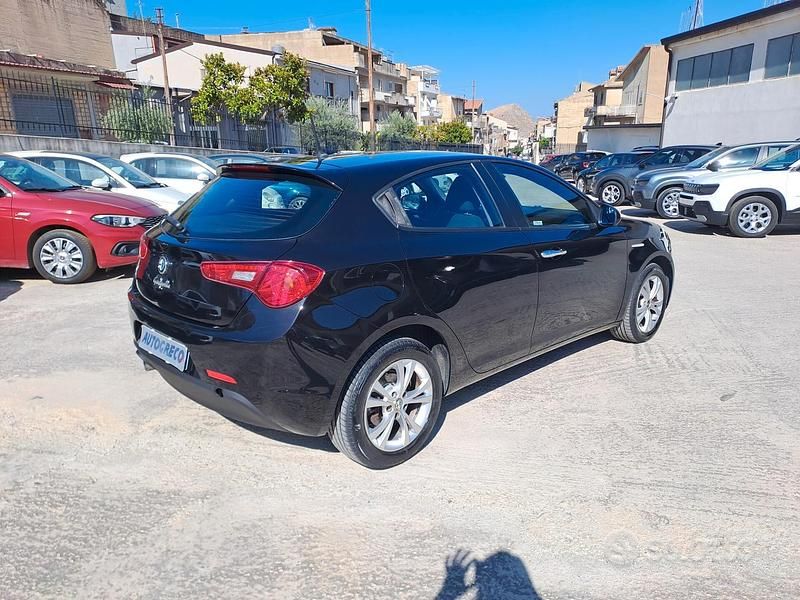 Usata Alfa Romeo Giulietta Progression 120 CV (88 kW) 2016 Nero Utilitaria